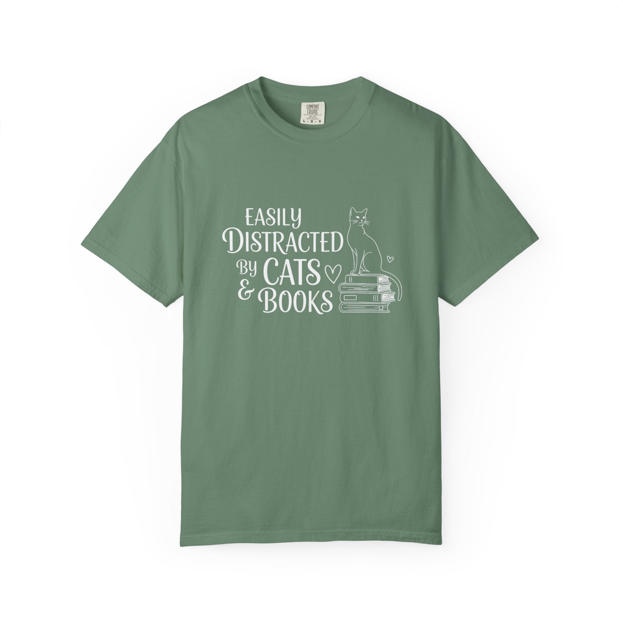 T-Shirt Easily distracted by Cats and Books  Garment Dyed Unisex Soft Cotton Tee – Minimal Casual Basic Shirt, Gender Neutral Everyday Summer Tee, Perfect Gift for Him or Her, Ideal for Cat Lovers Easily Distracted by Cats