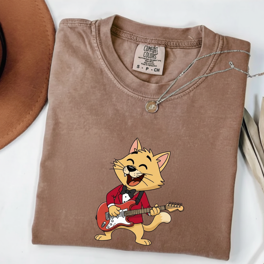 Cat Rocker T-Shirt – Cute Guitar-Playing Cat Graphic Tee Retro Cat Rock