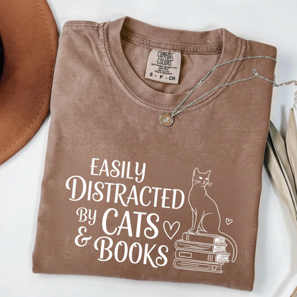 T-Shirt Easily distracted by Cats and Books  Garment Dyed Unisex Soft Cotton Tee – Minimal Casual Basic Shirt, Gender Neutral Everyday Summer Tee, Perfect Gift for Him or Her, Ideal for Cat Lovers Easily Distracted by Cats