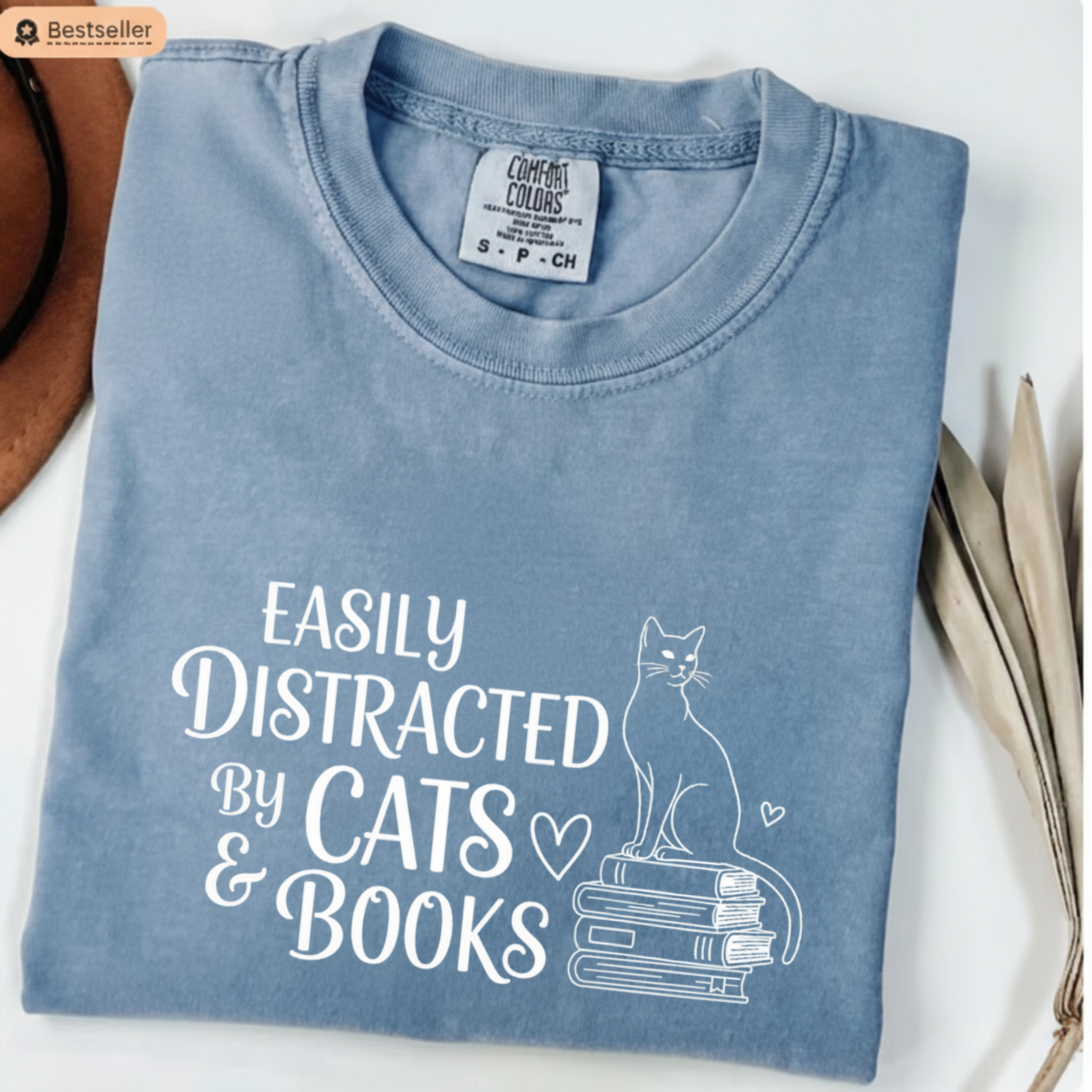T-Shirt Easily distracted by Cats and Books  Garment Dyed Unisex Soft Cotton Tee – Minimal Casual Basic Shirt, Gender Neutral Everyday Summer Tee, Perfect Gift for Him or Her, Ideal for Cat Lovers Easily Distracted by Cats