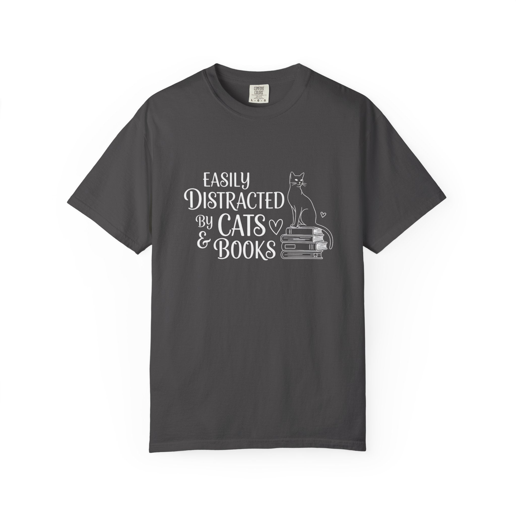 T-Shirt Easily distracted by Cats and Books  Garment Dyed Unisex Soft Cotton Tee – Minimal Casual Basic Shirt, Gender Neutral Everyday Summer Tee, Perfect Gift for Him or Her, Ideal for Cat Lovers Easily Distracted by Cats